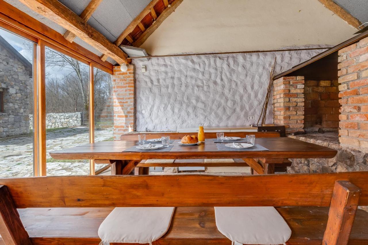 Sokol - Secret Forest House Gračac Eksteriør billede